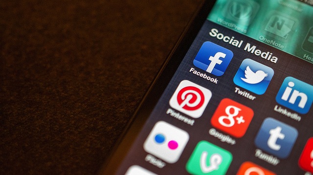 How to Use Social to Keep Customers Happy and Win Big in 2014
