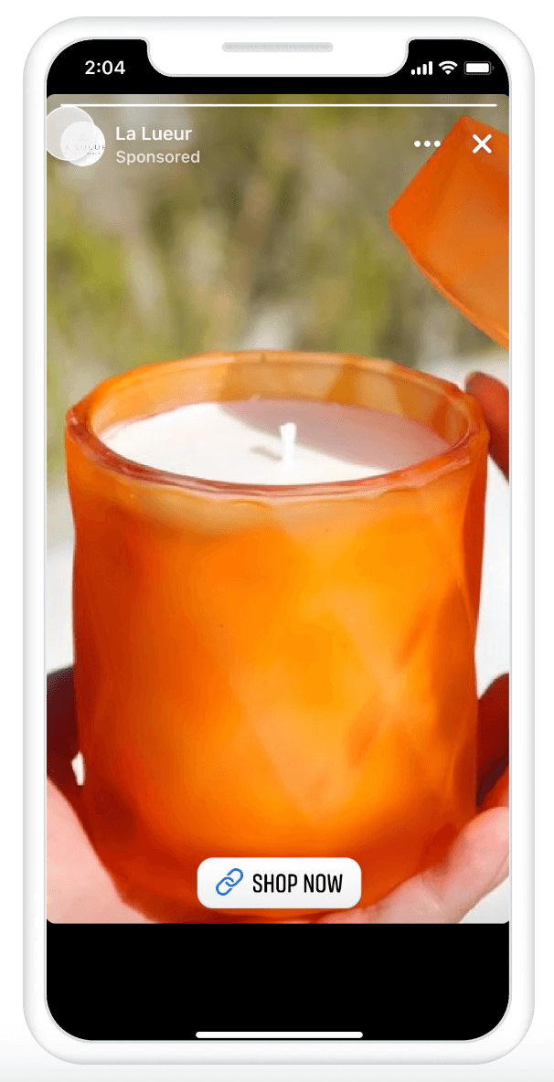 A Facebook Story image ad for La Lueur displayed on a mobile device.