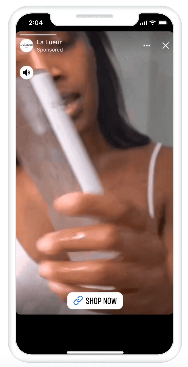 A Facebook Story video ad for La Lueur displayed on a mobile device.