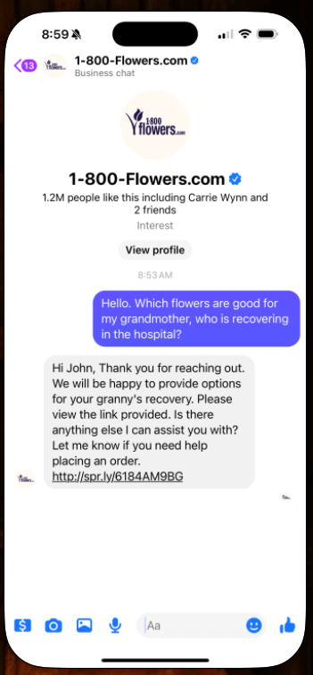 A customer support answer directs the sender to the right link for hospital gifts (Source: Facebook)